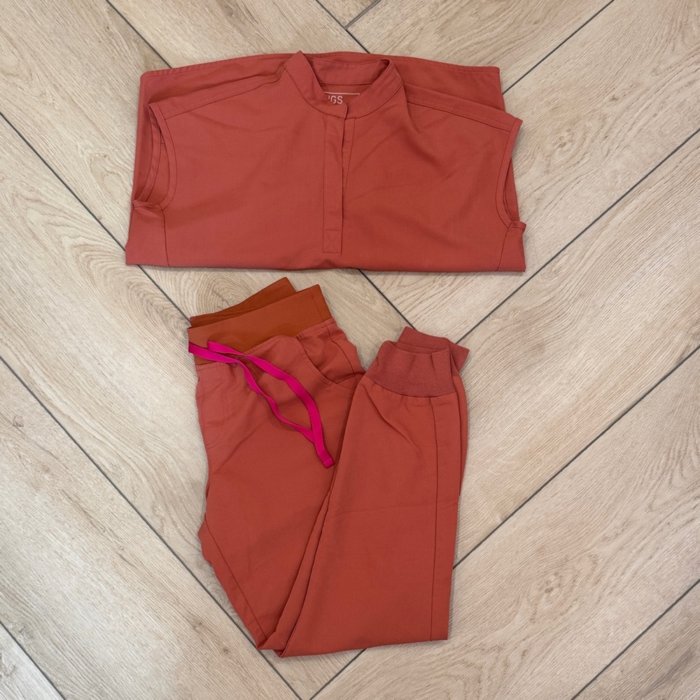 Figs Women's Jogger Set - Terracotta